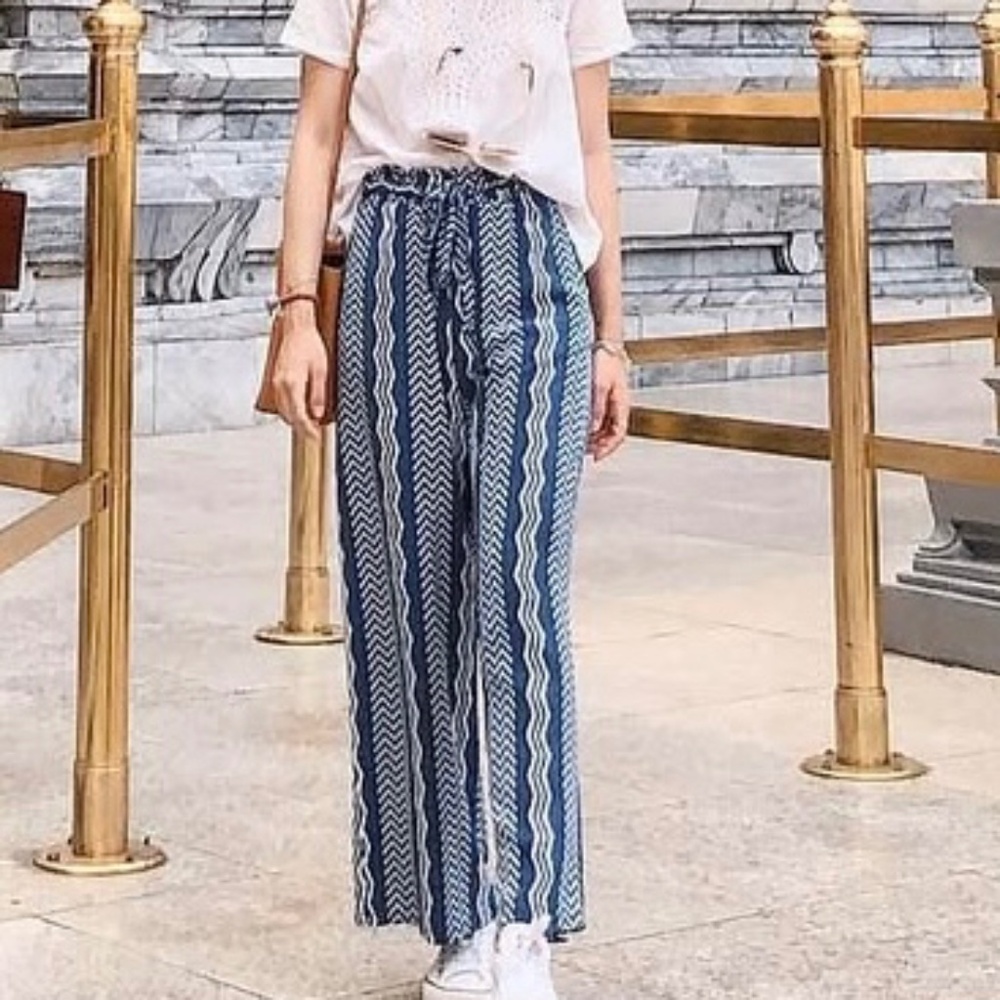 Rue 21 patterned flowy pants, xs, blue